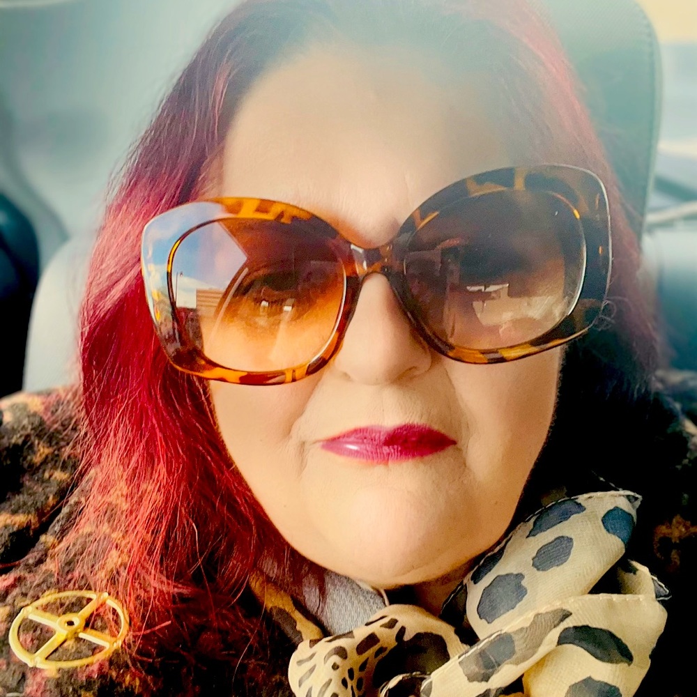 Meet your Posher, Maria-luminita